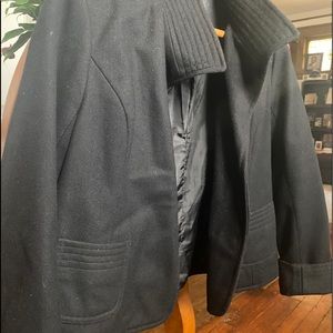 Black cropped light wool jacket